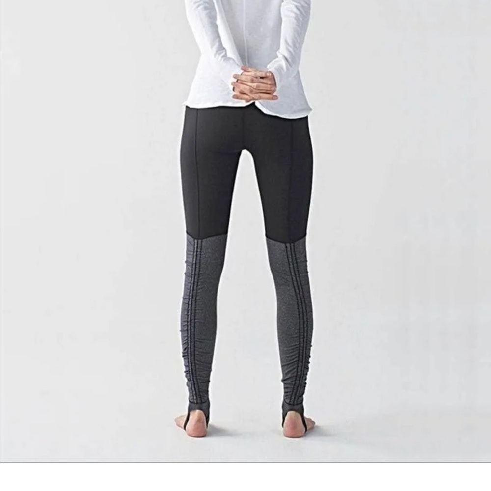Lululemon Wonder under Sturrup leggings
